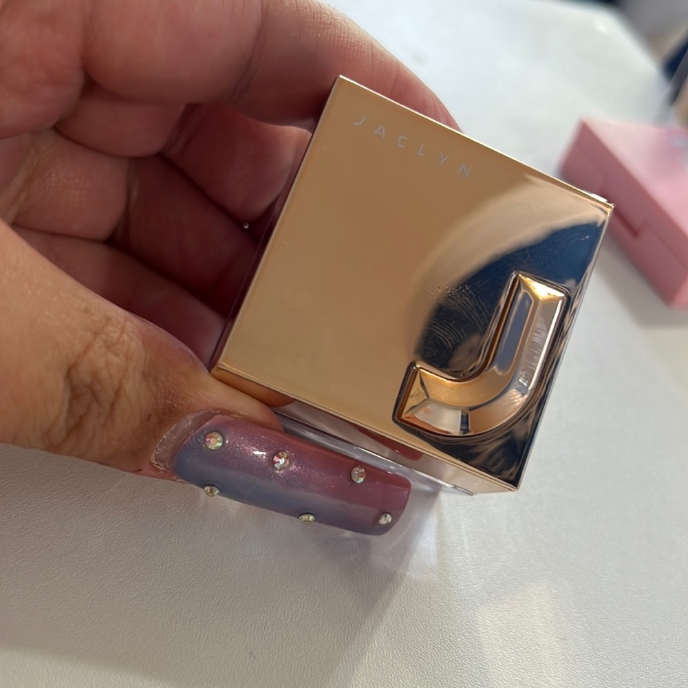 Jaclyn hill cosmetics loose highlight
